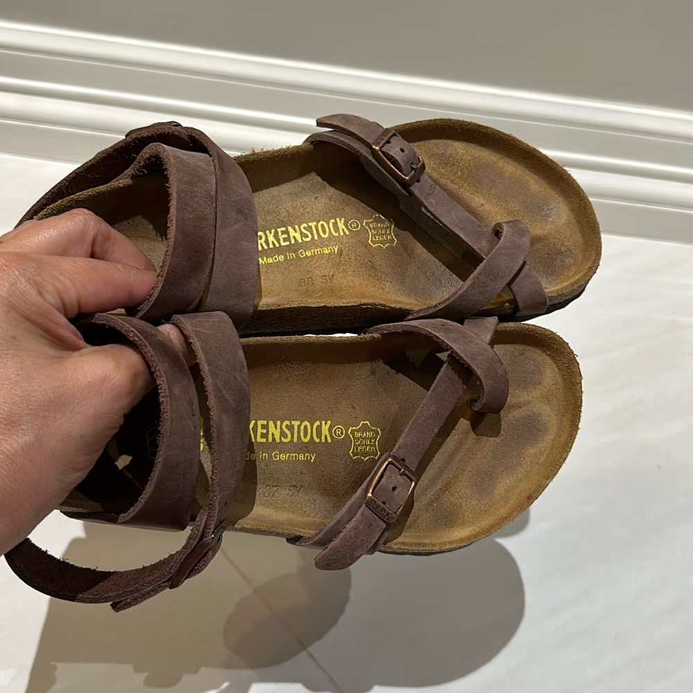 Birkenstock Mayuri Brown w/ Bronze Hardware Ankle wrap strap. Lightly worn Sz 38